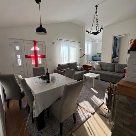 Holiday home Vikend Kuca Planinski Raj Pale