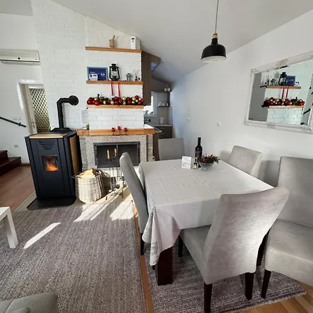 Vikend Kuca Planinski Raj Holiday home Pale